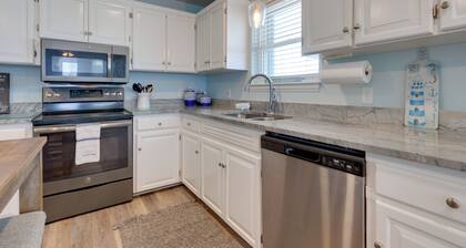 1 Block to Gulf: Dauphin Island Retreat w/ Views