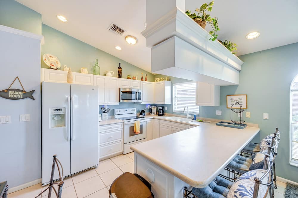 2 Mi to Beach: Naples Home w/ Pool!