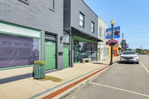 Apartment (3 Bedrooms) | Interior - 2 Mi to Ark Encounter: Condo on Main Street! (Williamstown)