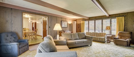 House (3 Bedrooms) | Interior