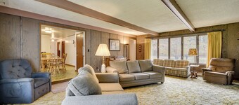 Fisher's Retreat: Hayward Home, Near ATV Trails!