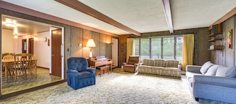 Fisher's Retreat: Hayward Home, Near ATV Trails!