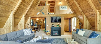 Canal Across Street: Family Cabin in Breezy Point!