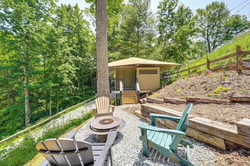 Mtn-view Deck: Scenic Glamping Getaway Near Boone!