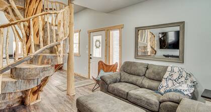 Family Home w/ Mountain Views in Circleville!