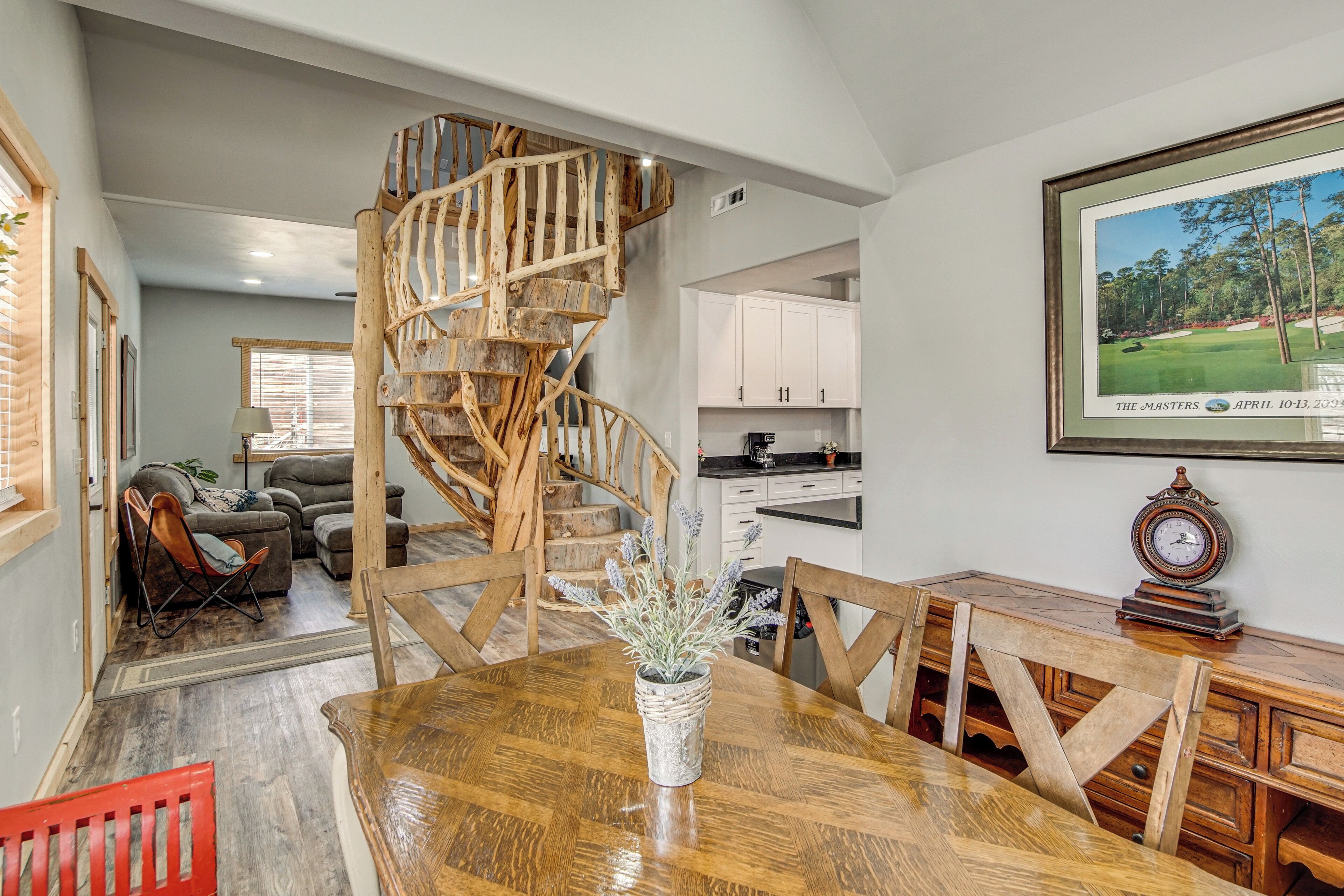 المنشأة من الداخل