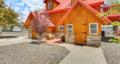 Family Home w/ Mountain Views in Circleville!