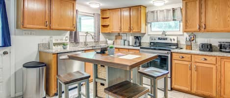 House (2 Bedrooms) | Interior