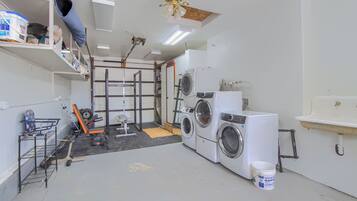 House (4 Bedrooms) | Bahagian dalam