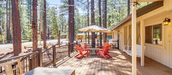 Spacious Decks: Family Pinetop Country Club Home