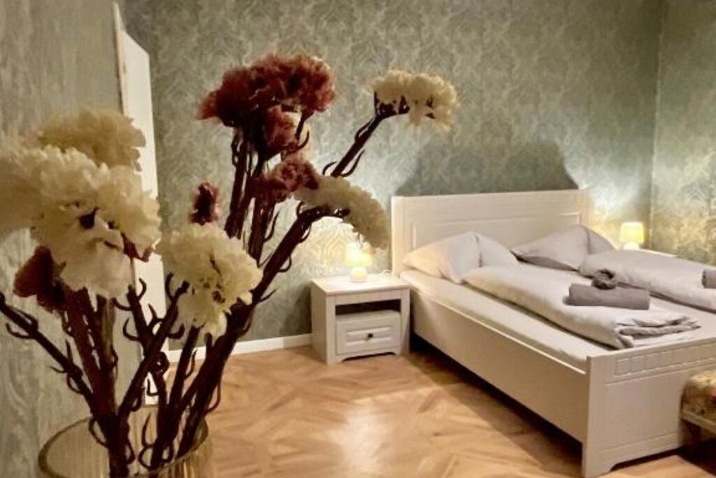 1 habitación, tabla de planchar con plancha, wifi y ropa de cama 