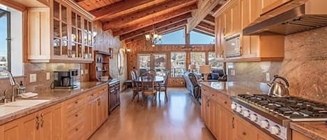 Hus - 4 sovrum | Eget kök