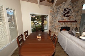 Maison, 3 chambres | Restauration