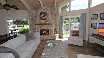 House, 3 Bedrooms | Living area