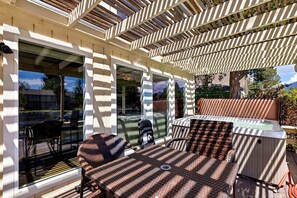 Casa, 3 habitaciones | Restaurante al aire libre