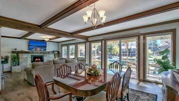 House, 3 Bedrooms | Dining