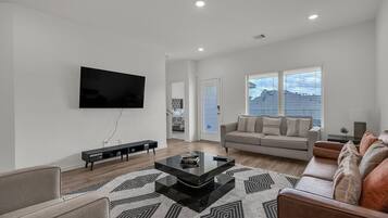 Rumah, 3 kamar tidur | Area keluarga | Smart TV dan layanan streaming