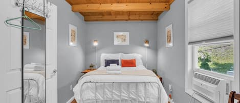 Cabane, 2 chambres | 2 chambres, espace de travail pour ordinateur portable