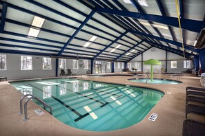 Appart'hôtel, 2 chambres | Piscine | Piscine couverte, piscine chauffée