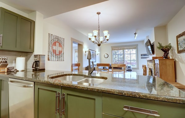 Condo, 2 Bedrooms | Interior