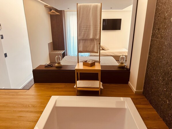 1 camera, Wi-Fi, lenzuola