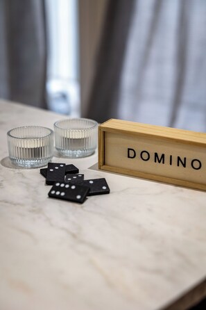 Departamento, 1 habitación | Área de sala de estar | Smart TV de 55 pulgadas con canales digitales