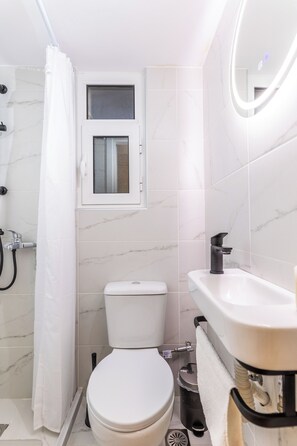 Apartment, 1 Bedroom | Bathroom