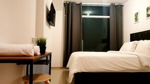 書桌、免費 Wi-Fi