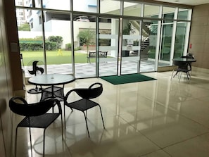 Apartment, 2 Bedrooms, Accessible, Patio | Interior