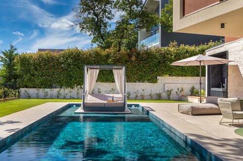 Villa Mol - A stunnung contemprary villa with large private pool, hot tub and sauna, just a short drive from the sea