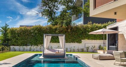 Villa Mol - A stunnung contemprary villa with large private pool, hot tub and sauna, just a short drive from the sea