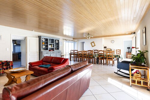 Gite O Pré'Vert, Gîte Ô Pré'Vert. Group gite, tourist rental in Le Poiré Sur Vie in the Vendée. G...