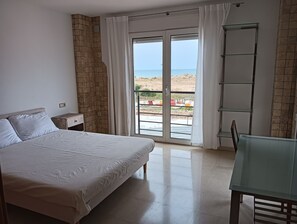 3 chambres, fer et planche Ă repasser, Wi-Fi, draps fournis