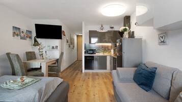 Télévision, table de tennis de table