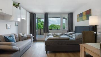 Télévision, table de tennis de table