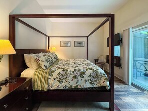 2 bedrooms, iron/ironing board, WiFi, bed sheets - Dragonfly Haven The S (Sequim)