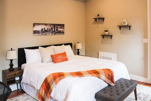 1 bedroom, desk, iron/ironing board, WiFi