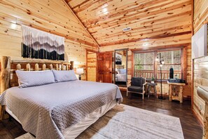 6 bedrooms, iron/ironing board, free WiFi, bed sheets