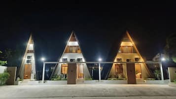 Cabin, 1 Bedroom, Smoking, Private Pool | Balcony