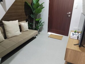Cabin, 1 Bedroom, Smoking, Private Pool | Living room
