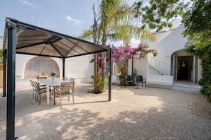Outdoor dining - GuestHost - Casa Lia Rosa Marina Ostuni (Rosa Marina)