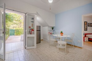 Dining - GuestHost - Casa Lia Rosa Marina Ostuni (Rosa Marina)
