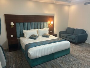 Studio | Blackout drapes, iron/ironing board, free WiFi