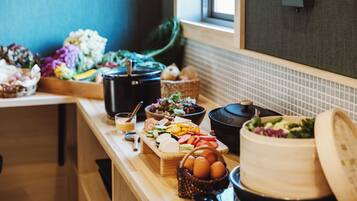 Daily buffet breakfast (JPY 1500 per person)