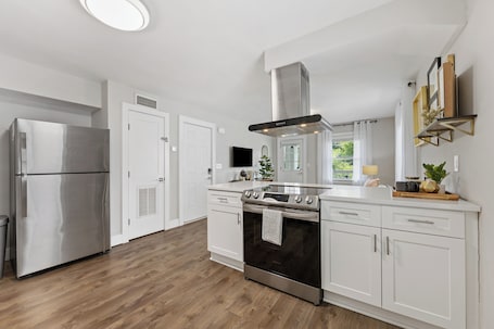 Microwave, oven, stovetop, dishwasher. Optimist Abode 4: Chic Stay in the <3 of CLT with Greenway Access