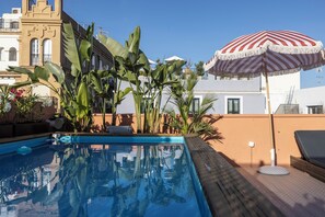 Seasonal outdoor pool - The Loft House Sevilla  (Seville)