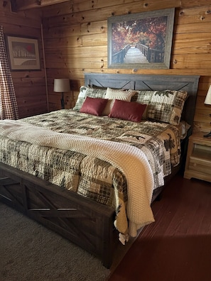 3 Schlafzimmer, Schreibtisch, Bügeleisen/Bügelbrett, Reisekinderbett