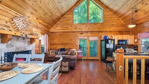 Living area - *Gorgeous 3BD Cabin Near LAKE w/ Pool Access* (Sevierville)