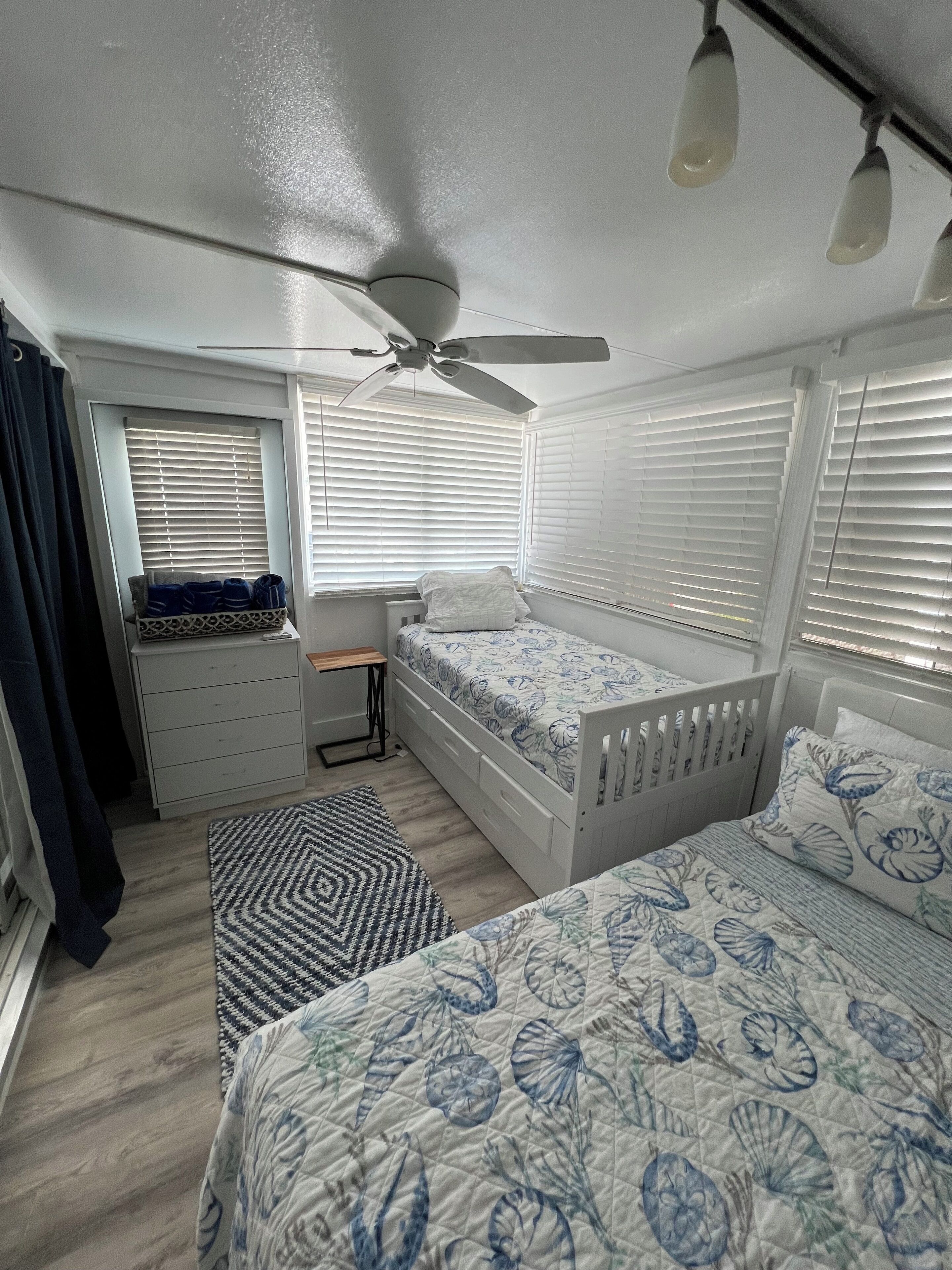 2 bedrooms, iron/ironing board, WiFi, bed sheets