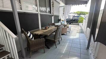 Outdoor dining